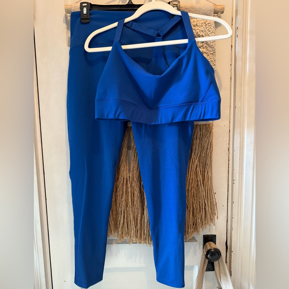 Beyond Yoga Blue Bra and Legging Set (XL)